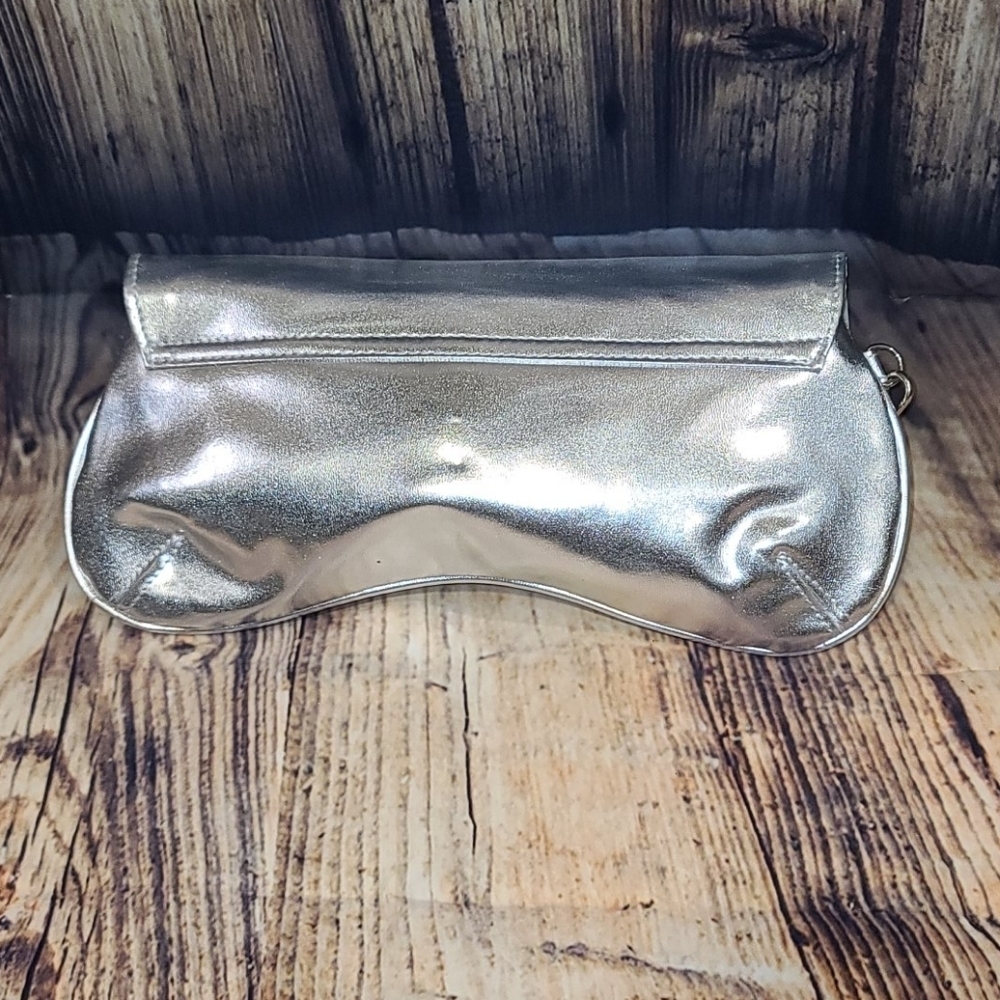 Bean Shape Silver clutch U by Ungaro - Picture 2 of 5